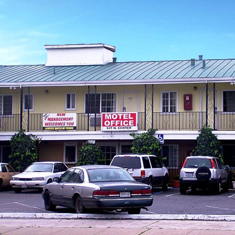 Stockton Travelers Motel ภายนอก รูปภาพ